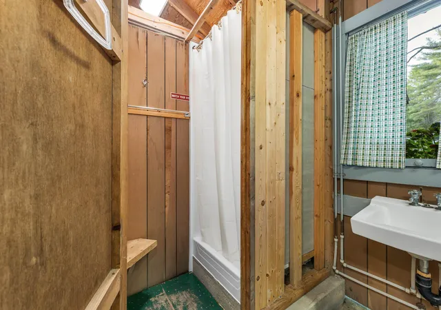 41st image of 883 Center St, Wolfeboro, NH 03894 | MLS# 5055753
