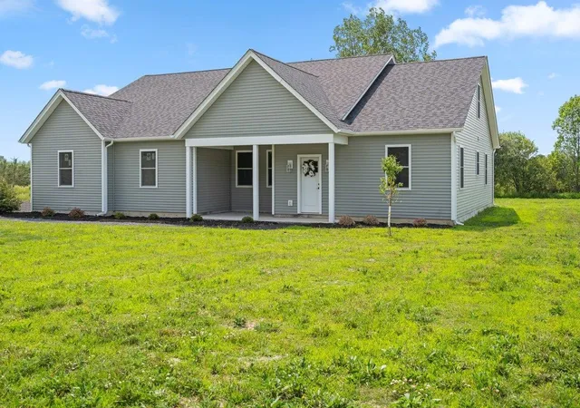 Photo 2 of Single family home for sale at 52 East Olive St, Grand Isle, VT 05458 | MLS# 5057636 | Listing updated on 2026-08-25