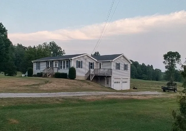 2nd image of 900 Pearl St, Brandon, VT 05733 | MLS# 5058042