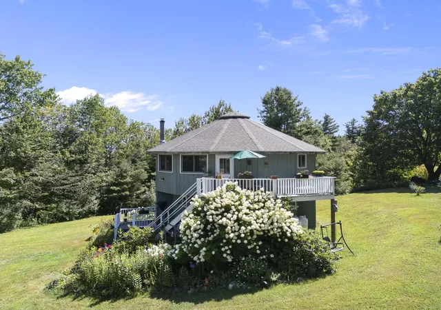 Photo 2 of Single family home for sale at 1192 Chapel Hill Road Road, Whitingham, VT 05361 | MLS# 5058111 | Listing updated on 2026-08-24
