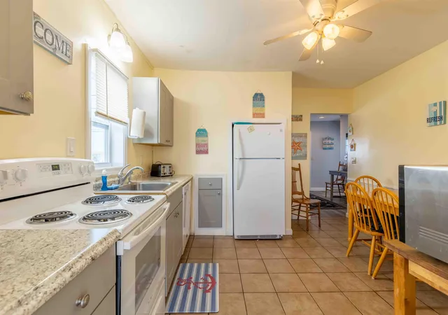 2nd image of 19 F St, Hampton, NH 03842 | MLS# 5060222