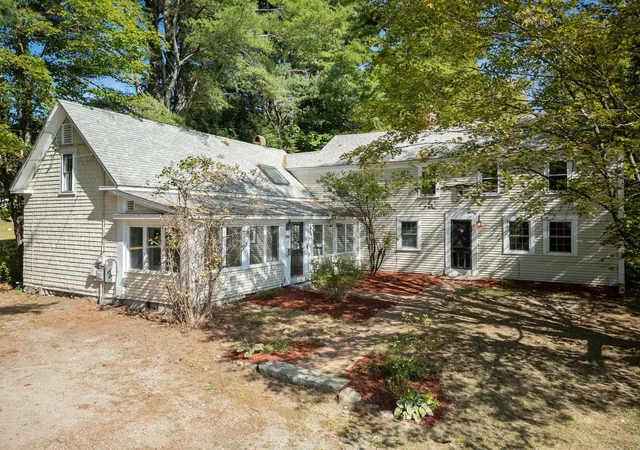 Photo 2 of Single family home for sale at 295 Andover Rd, New London, NH 03257 | MLS# 5061118 | Listing updated on 2026-05-24