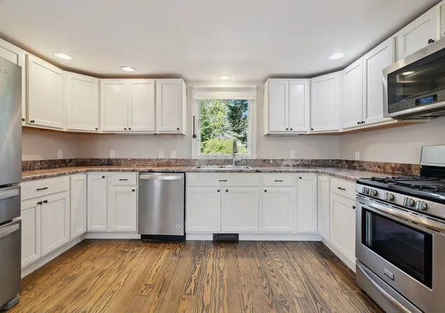 Photo 4 of Single family home for sale at 295 Andover Rd, New London, NH 03257 | MLS# 5061118 | Listing updated on 2026-05-24