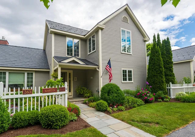 Homes for sale in Manchester, VT | 263 Kestrel Ct #F-17, Manchester, VT 05254 | MLS# 5061519