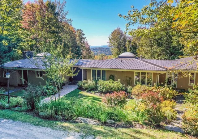 1st image of 835 Alpine View Rd, Stowe, VT 05672 | MLS# 5062958