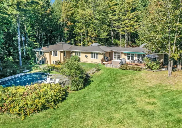 2nd image of 835 Alpine View Rd, Stowe, VT 05672 | MLS# 5062958