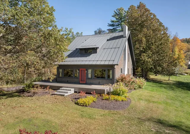 Photo 1 of Single family home for sale at 48 Pike St, Stowe, VT 05672 | MLS# 5063832 | Listing updated on 2026-09-14