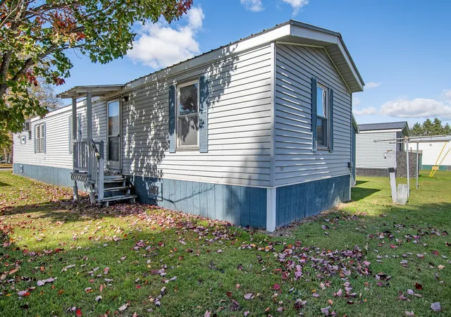 2nd image of 6 Pine St, Colebrook, NH 03576 | MLS# 5064313