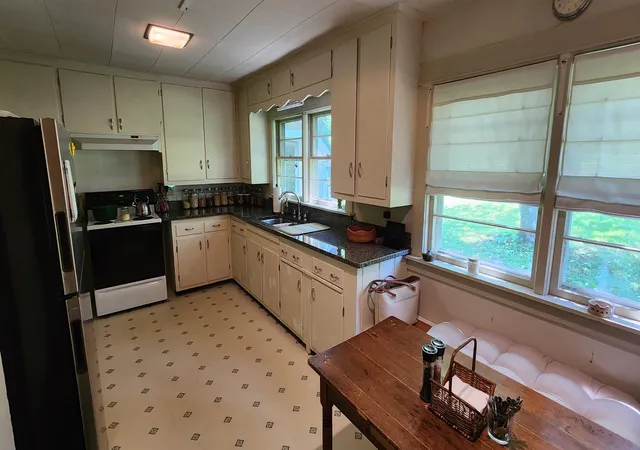 Homes for sale in Claremont, NH | 45 Chase St, Claremont, NH 03743 | MLS# 5064703