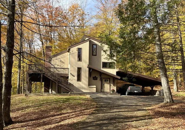 1st image of 185 Maple Rd, Stowe, VT 05672 | MLS# 5066300