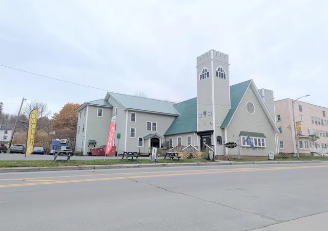 4th image of 537 Railroad St, Saint Johnsbury, VT 05819 | MLS# 5067317