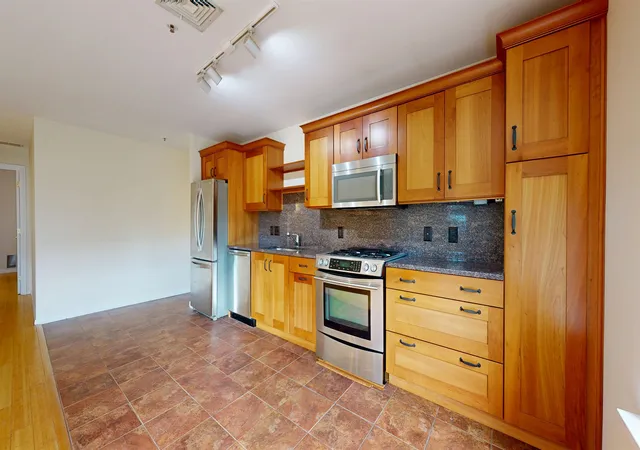 Photo 3 of Condo for sale at 230 College St #7, Burlington, VT 05401 | MLS# 5067576 | Listing updated on 2026-10-02