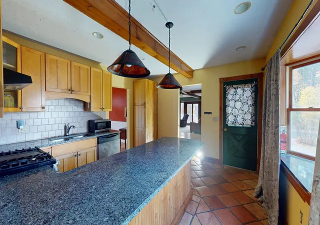 5th image of 102 Woodland Ave, Gilford, NH 03249 | MLS# 5068774