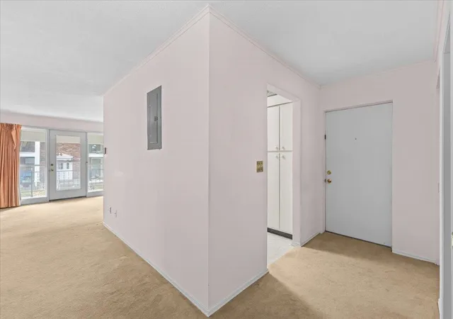 Photo 2 of Townhouse for sale at 100 Kennedy Dr #62, South Burlington, VT 05403 | MLS# 5070410 | Listing updated on 2026-08-18