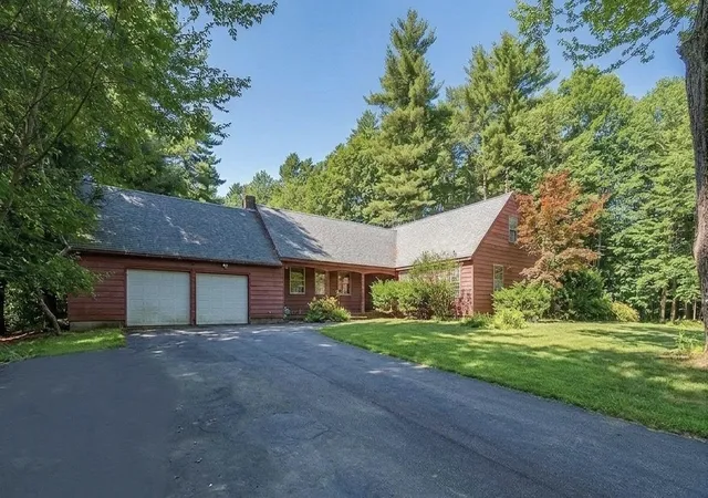 Photo 1 of Single family home for sale at 1 Exeter Rd, Kingston, NH 03848 | MLS# 5070943 | Listing updated on 2026-08-24