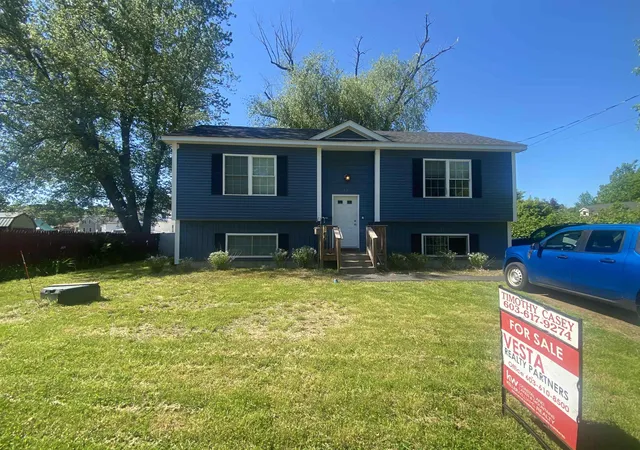 1st image of 32 Mechanic St, Farmington, NH 03835 | MLS# 5071428