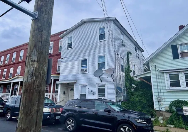 2nd image of 18 20 Maple St, Nashua, NH 03060 | MLS# 5072872