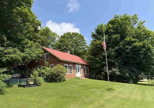 2nd image of 2456 Route 5 Route, Derby, VT 05829 | MLS# 5072936
