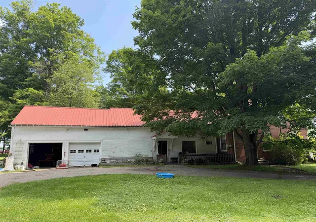 3rd image of 2456 Route 5 Route, Derby, VT 05829 | MLS# 5072936