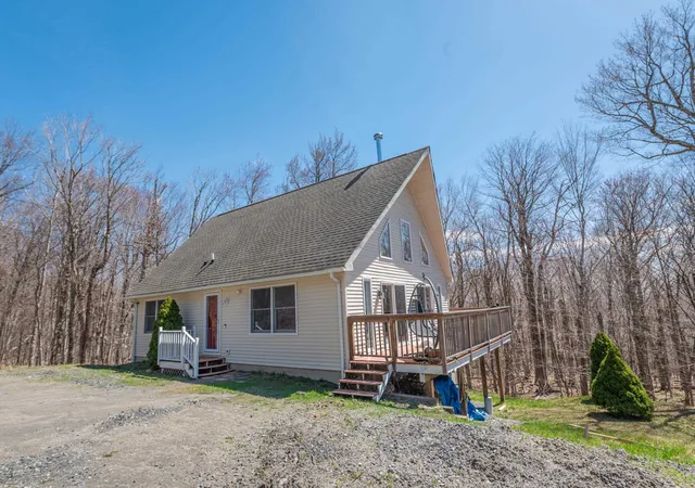 Photo 1 of Single family home for sale at 28 Lightning Ledge Wy, Wilmington, VT 05363 | MLS# 5073150 | Listing updated on 2026-09-15