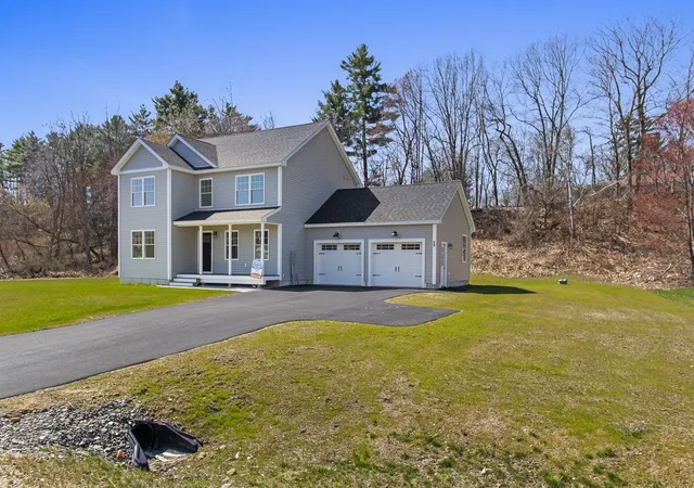 2nd image of 28 Pebble Ct #14, Barrington, NH 03825 | MLS# 5073355