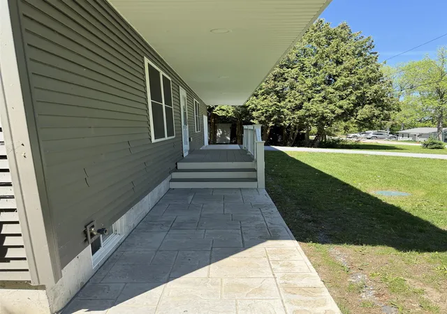 Photo 3 of Single family home for sale at 102 East Shore Dr, Saint Albans, VT 05478 | MLS# 5073437 | Listing updated on 2026-09-17