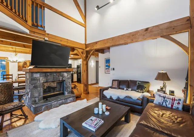 3rd image of 14A Grouse Ln #14A, West Dover, VT 05356 | MLS# 5074185