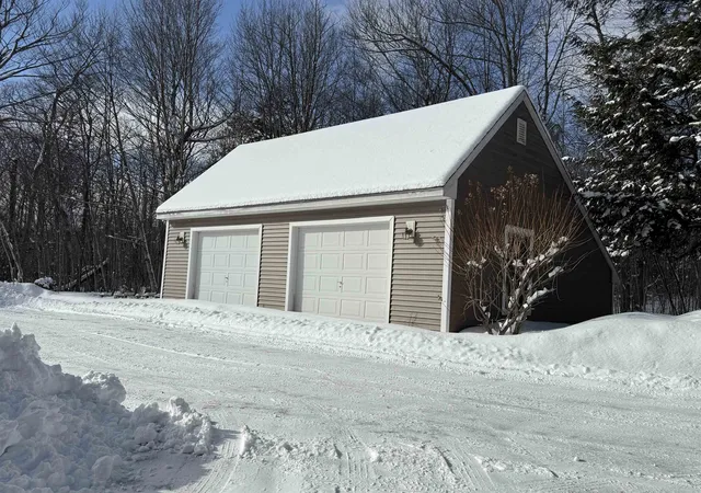 Homes for sale in Dover, VT | 1 Tom's Cabin Rd, Dover, VT 05356 | MLS# 5074217
