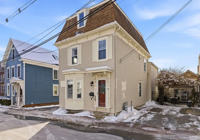 Photo 1 of Single family home for sale at 44 Rogers St, Portsmouth, NH 03801 | MLS# 5074734 | Listing updated on 2026-07-25