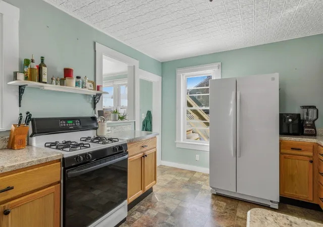 Photo 3 of Single family home for sale at 44 Rogers St, Portsmouth, NH 03801 | MLS# 5074734 | Listing updated on 2026-07-25