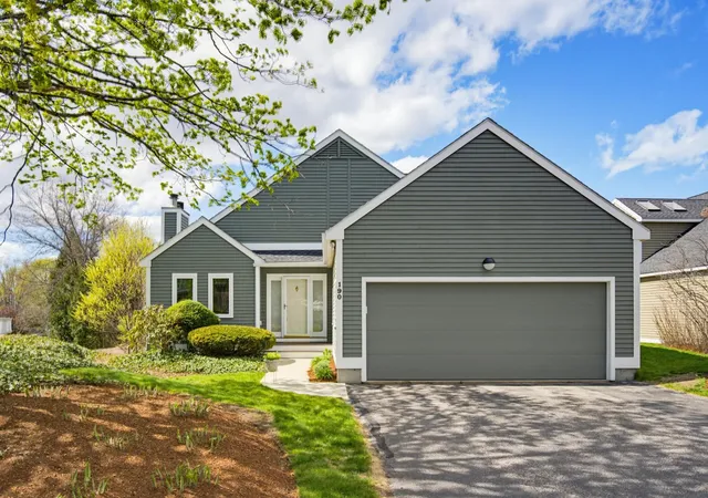 Homes for sale in Manchester, NH | 190 Chase Wy #190, Manchester, NH 03104 | MLS# 5074895