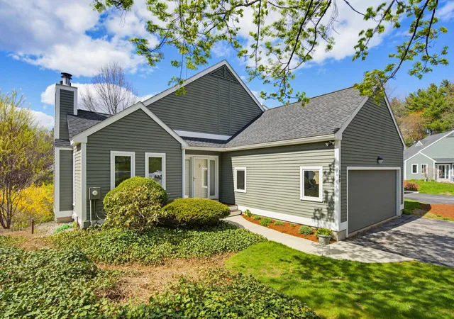Homes for sale in Manchester, NH | 190 Chase Wy #190, Manchester, NH 03104 | MLS# 5074895