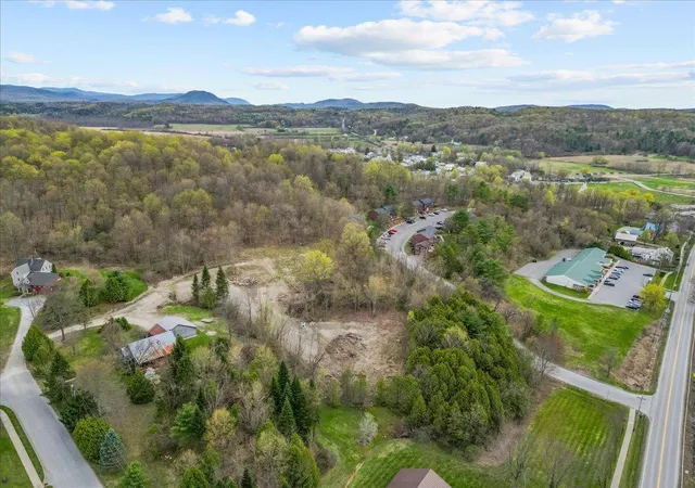 2nd image of 108 Thorn Bush Rd, Hinesburg, VT 05461 | MLS# 5075024