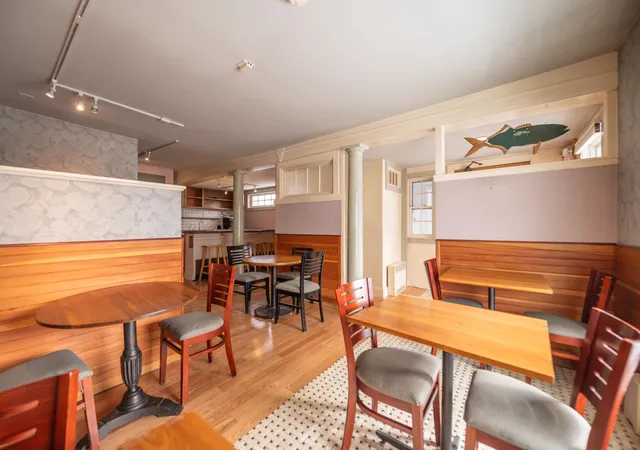 Photo 2 of Single family home for sale at 33 West Main St, Wilmington, VT 05363 | MLS# 5075127 | Listing updated on 2026-08-24