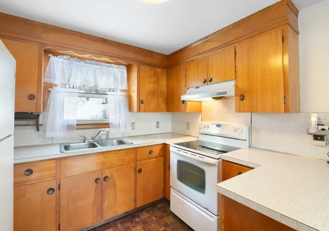 Homes for sale in Brattleboro, VT | 39 Atwood St, Brattleboro, VT 05301 | MLS# 5075506