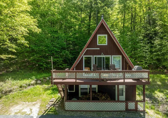 Photo 2 of Single family home for sale at 400 East Lake Rd, Ludlow, VT 05149 | MLS# 5075676 | Listing updated on 2026-07-27