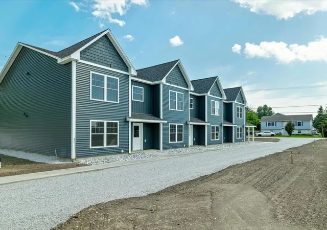 1st image of 189 Pearl St #101, St. Albans City, VT 05478 | MLS# 5075723