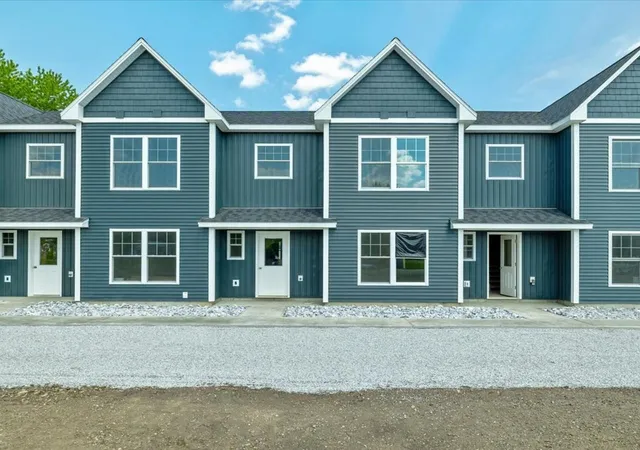 2nd image of 189 Pearl St #103, St. Albans City, VT 05478 | MLS# 5075846