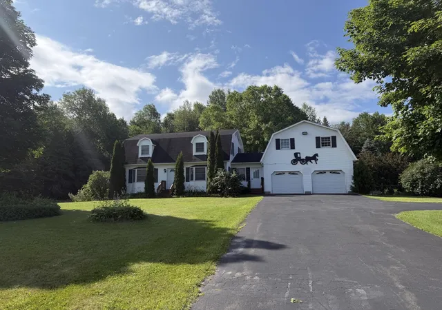 Photo 2 of Single family home for sale at 3724 Vt Route 105 Rd, Derby, VT 05829 | MLS# 5076445 | Listing updated on 2026-09-13