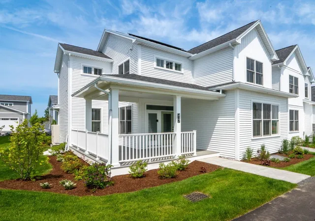 Homes for sale in South Burlington, VT | 427 Old Farm Rd, South Burlington, VT 05403 | MLS# 5076608