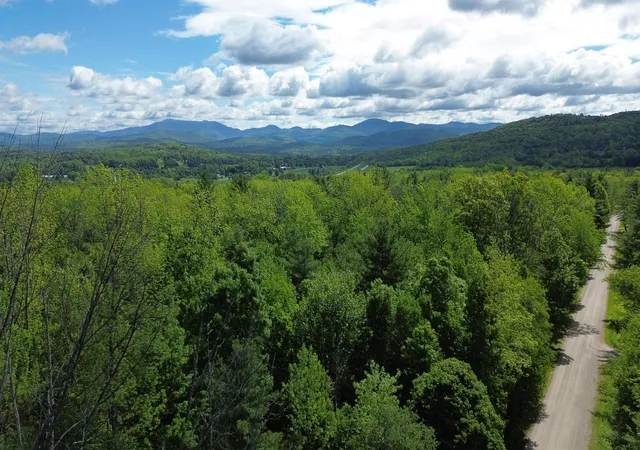 3rd image of 450 Oak Hill Rd, Williston, VT 05495 | MLS# 5076696