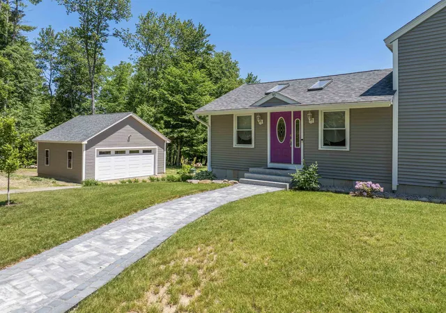 Homes for sale in Tilton, NH | 95 Vista Hts, Tilton, NH 03276 | MLS# 5076805