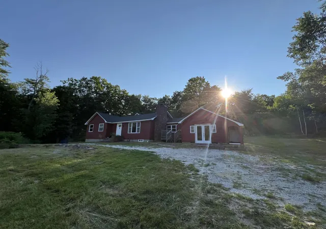 Homes for sale in Derry, NH | 128 N Shore Rd, Derry, NH 03038 | MLS# 5077184