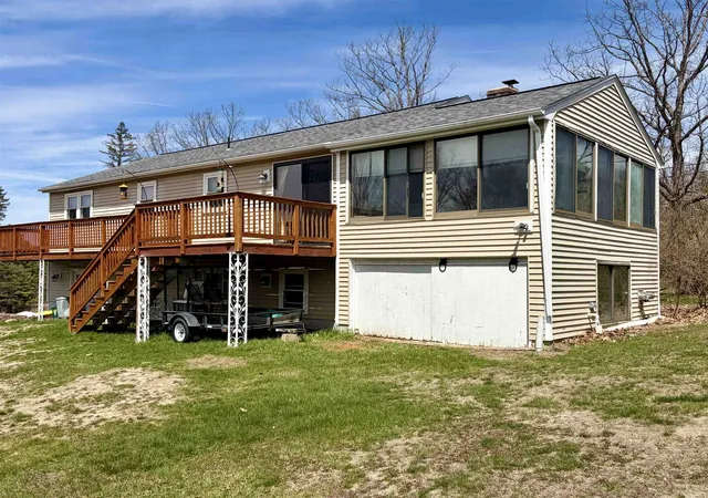 Homes for sale in Meredith, NH | 21 Barnard Rd, Meredith, NH 03253 | MLS# 5077186