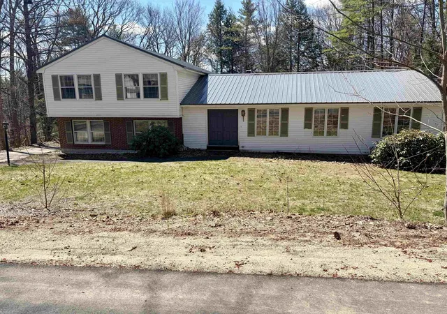 Homes for sale in Meredith, NH | 53 Oak Knoll Rd, Meredith, NH 03253 | MLS# 5077200