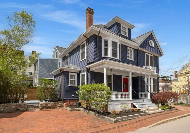 Homes for sale in Portsmouth, NH | 115 Court St, Portsmouth, NH 03801 | MLS# 5077213