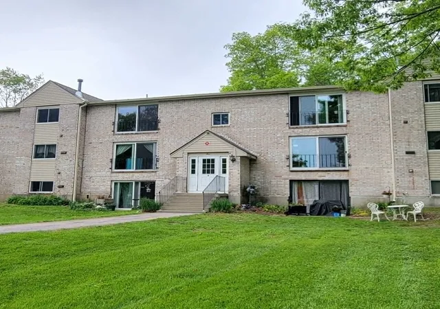 Homes for sale in Exeter, NH | 5 Brookside Dr #9, Exeter, NH 03833 | MLS# 5077610