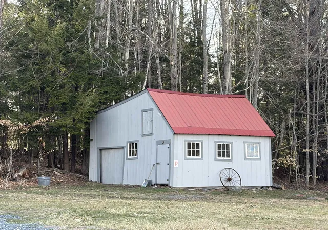 Homes for sale in North Springfield, VT | 64 County Rd, North Springfield, VT 05150 | MLS# 5077778