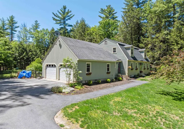 Photo 2 of Single family home for sale at 5 Piney Rd, Brookfield, NH 03872 | MLS# 5078261 | Listing updated on 2026-06-28