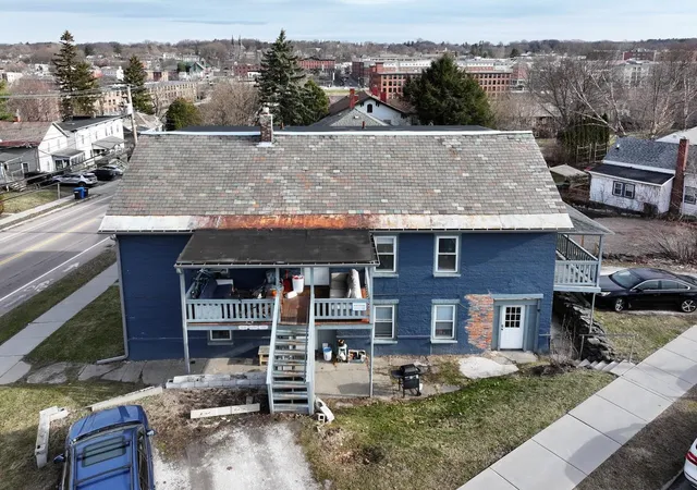 3rd image of 6-8 Chase St, Burlington, VT 05401 | MLS# 5078460
